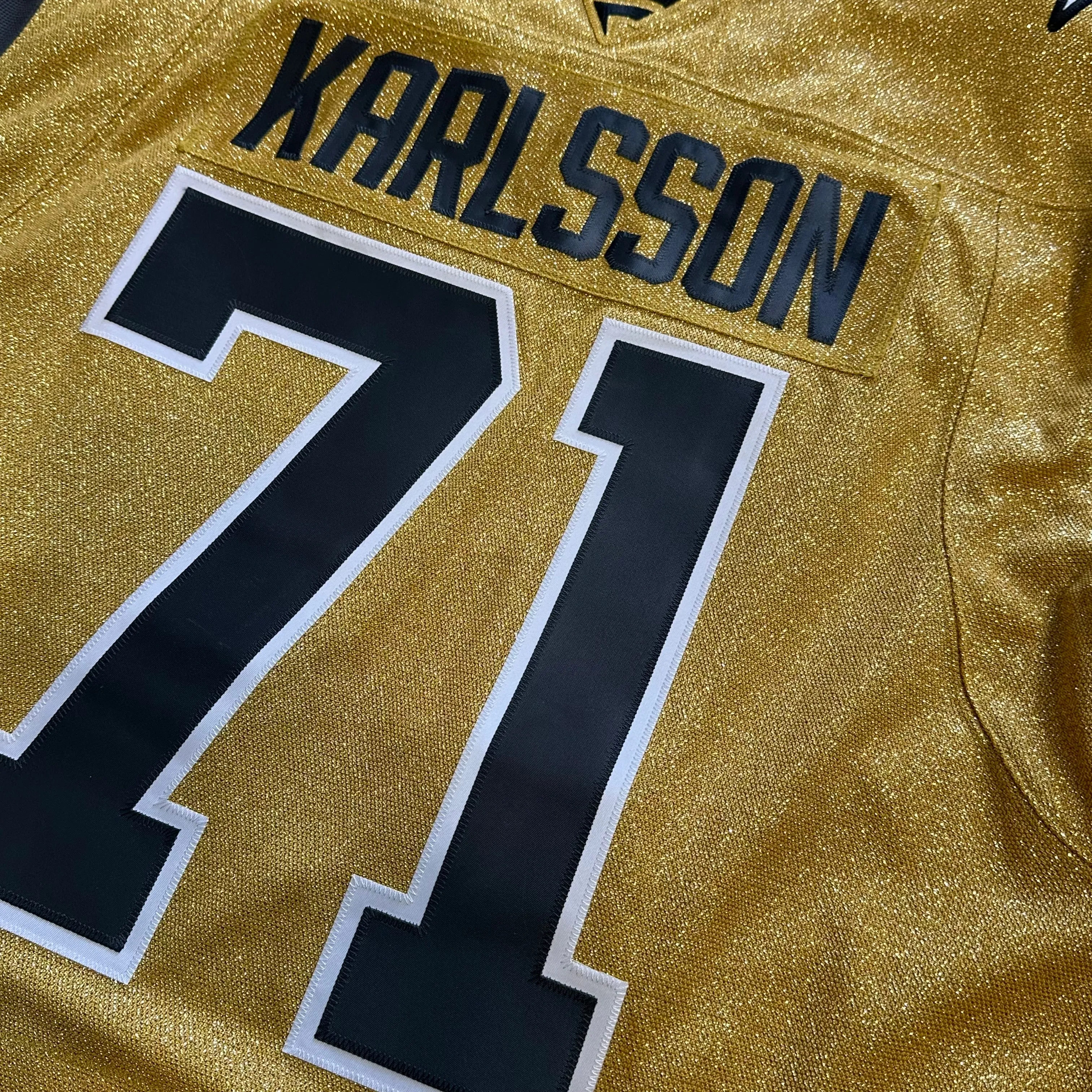 Vegas Golden Knights Premium Karlsson Jersey - Gold ***